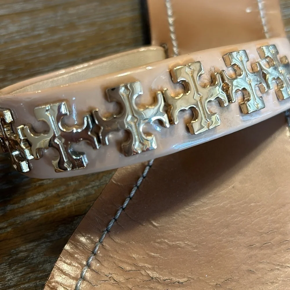 EUC Tory Burch Val Patent Leather Nude Toe Ring Sandal Size 7 1/2